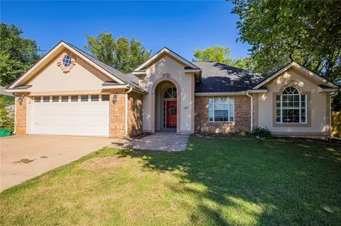 1432 Timberline Dr, Fayetteville, AR 72704