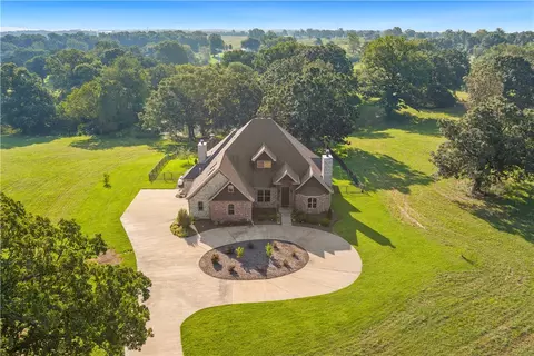 4719 Robbins Rd, Springdale, AR 72762