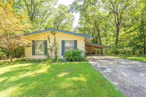 8 Purfleet Dr, Bella Vista, AR 72715
