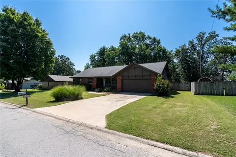 2306 W Tulsa St, Siloam Springs, AR 72761