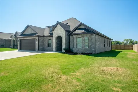905 Hancock St, Prairie Grove, AR 72753