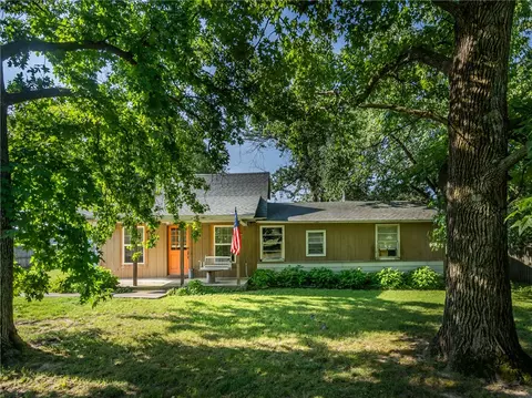 2010 W A B W Central St, Siloam Springs, AR 72761