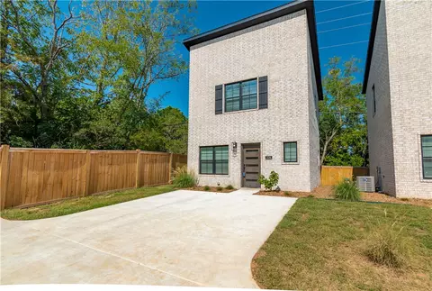 1536 W Cato Springs Rd, Fayetteville, AR 72701