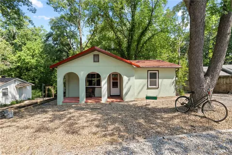606 NW Melody Ln, Bentonville, AR 72712