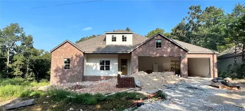 4 Moreton Ln, Bella Vista, AR 72714
