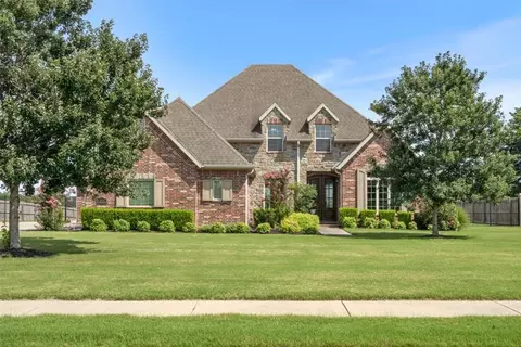 2163 Riverwater Ln, Fayetteville, AR 72703