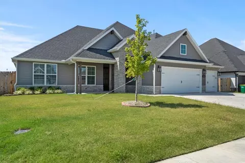 1151 Silver Maple St, Centerton, AR 72719 photo 3