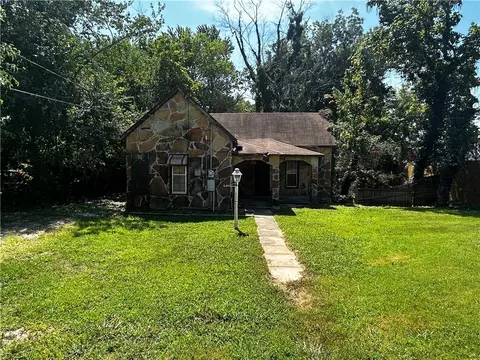 328 Walnut St, Rogers, AR 72756