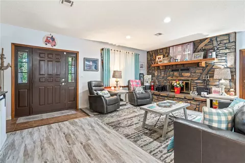 629 Redbud St, Gentry, AR 72734