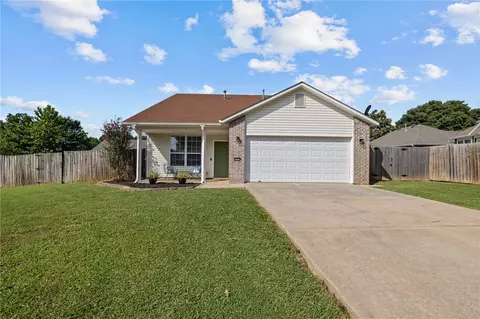 6262 Abilene Dr, Fayetteville, AR 72704