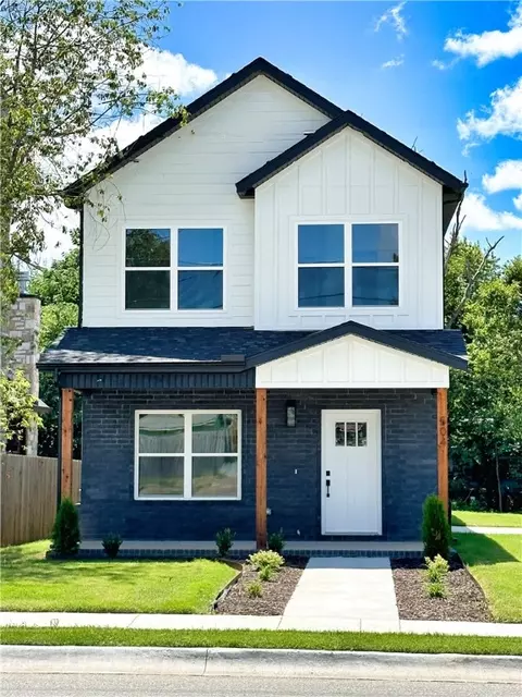 504 W Olive St, Rogers, AR 72756