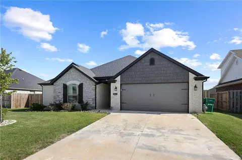 911 Sassafras Ln, Centerton, AR 72719