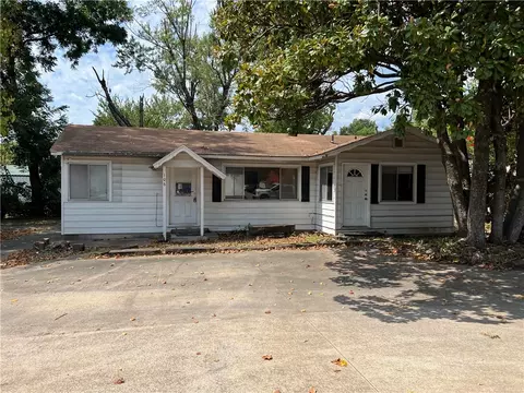 106 Pittman St, Prairie Grove, AR 72753