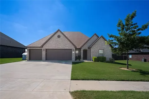 845 Harrison St, Pea Ridge, AR 72751