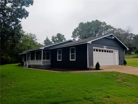 1708 Ashbriar Cir, Green Forest, AR 72638