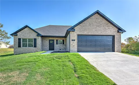 17 Dugan Cir, Bella Vista, AR 72715