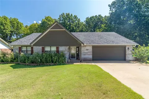 1722 Granada Dr, Springdale, AR 72762