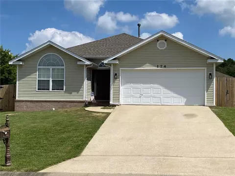 174 Elizabeth Dr, Huntsville, AR 72740