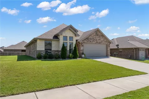 541 Melrose Pl, Bentonville, AR 72712