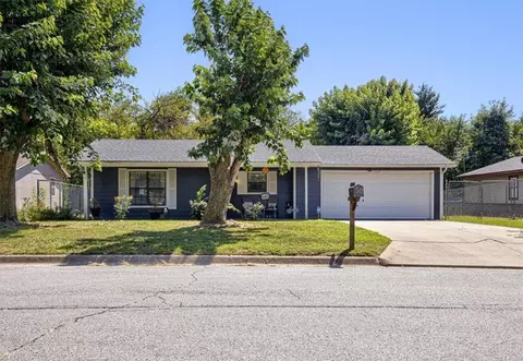 2210 W Wood St, Rogers, AR 72756