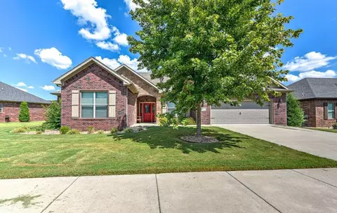 15 Villas Way, Bella Vista, AR 72715