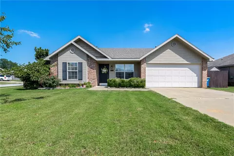 5301 Sahara St, Bentonville, AR 72712