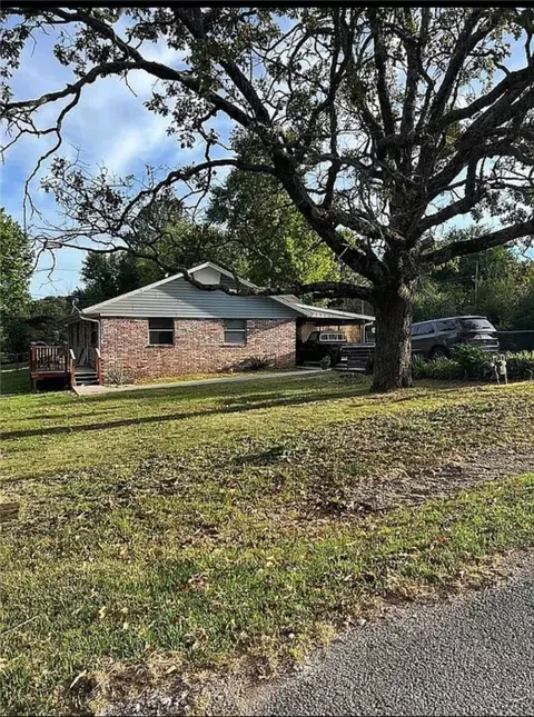 235 Craig St, West Fork, AR 72774