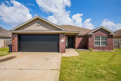 409 Meadow Wood Ln, Rogers, AR 72758
