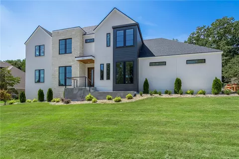 2107 NW Harvard Walk, Bentonville, AR 72712