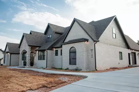 5100 S Haxton Cir, Bentonville, AR 72713