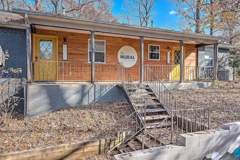 2310 Oakwood Ave, Bentonville, AR 72712