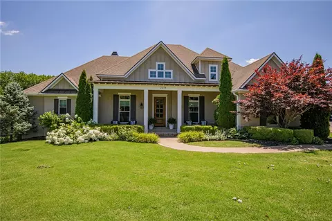 2275 Riverfront Ln, Fayetteville, AR 72703