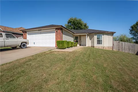 2497 Victoria St, Springdale, AR 72764