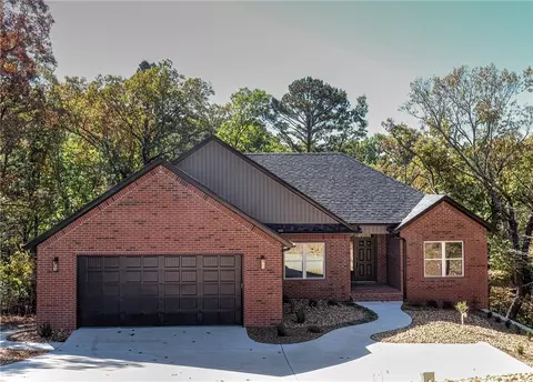 7 Warton Ln, Bella Vista, AR 72714