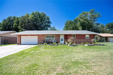520 Morrison Pl, Springdale, AR 72762