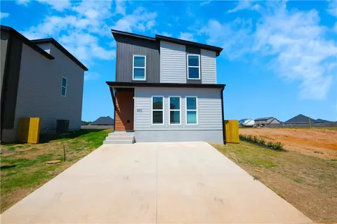 900 Boardwalk Ave, Bentonville, AR 72712