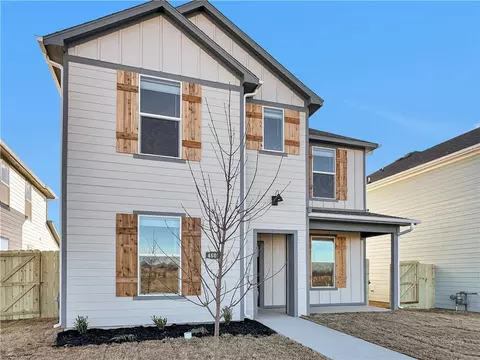 4832 W Planetree St, Fayetteville, AR 72704