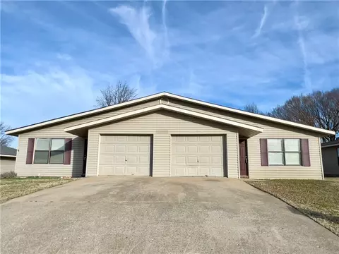 3484 W 3486 W Harvard St, Fayetteville, AR 72704