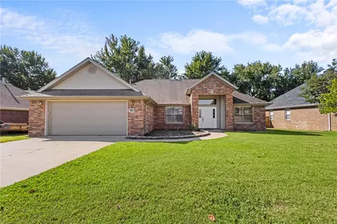 1555 London Ter, Springdale, AR 72764