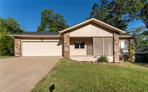 48 Westmorland Dr, Bella Vista, AR 72714