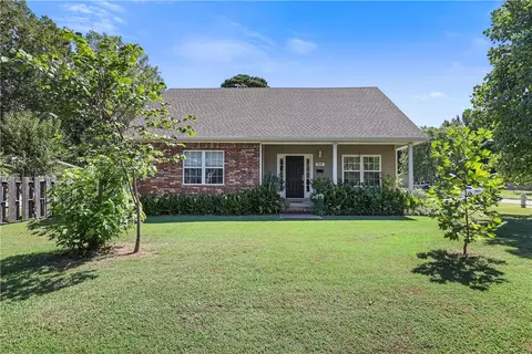 519 S 15th St, Rogers, AR 72758