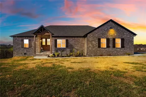 647 Madison 8739, Huntsville, AR 72740