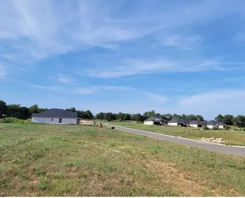 901 Pinnacle St, Prairie Grove, AR 72753
