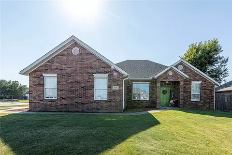3524 Haywood Cv, Springdale, AR 72764
