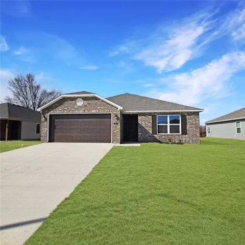 824 S Excelsior Dr, Siloam Springs, AR 72761