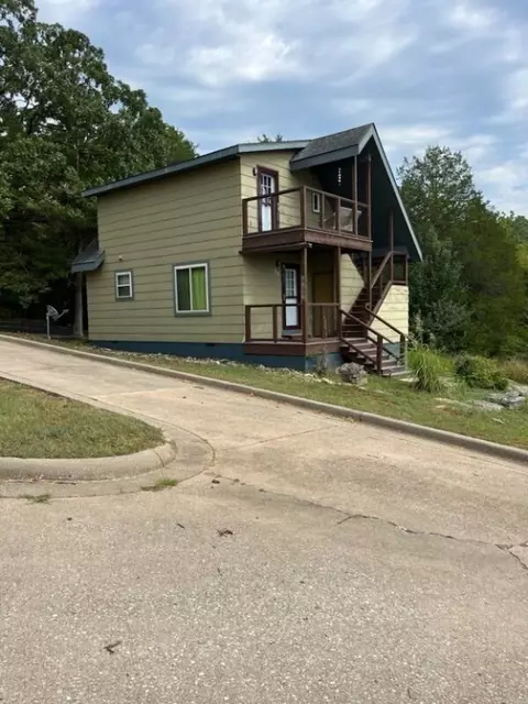 30 Woodsdale Dr, Holiday Island, AR 72631
