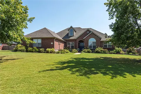 936 Woodley Green Ln, Cave Springs, AR 72718