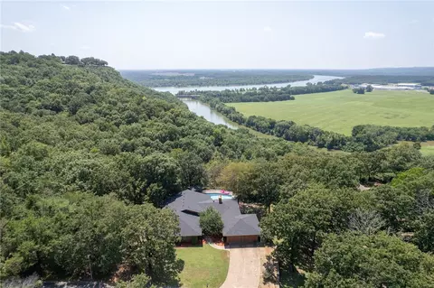 1501 Azure Hills Dr, Van Buren, AR 72956