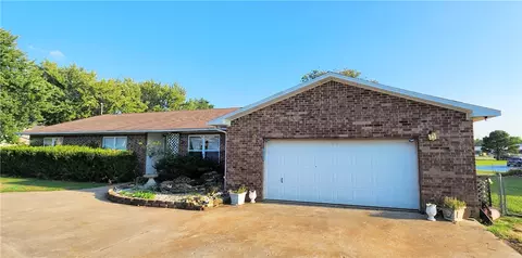 610 North St, Lincoln, AR 72744