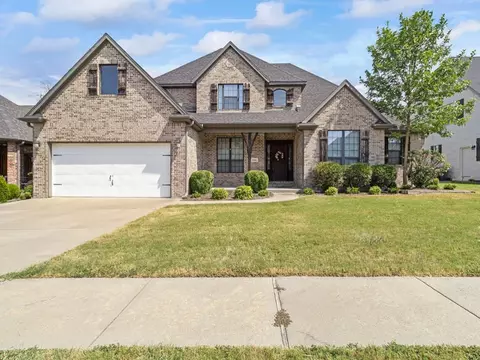 5511 S Chadwick Dr, Rogers, AR 72758